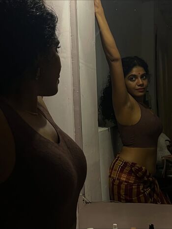 Gayathri ajith image