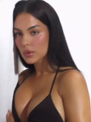 Georgina rodriguez page 2 image