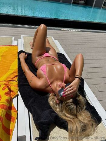 Gianna white 1 image