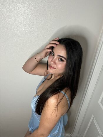Giannagreyx page 2 image