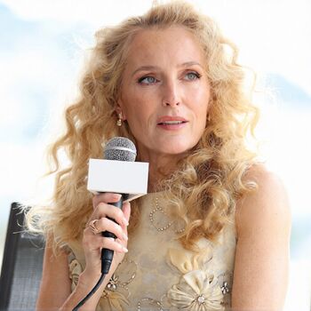 Gillian anderson image