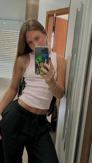 Giovanna amaral image
