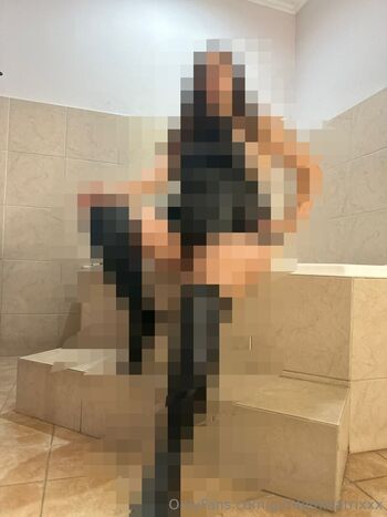 Girldominatrixxx image