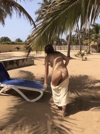 Girlonvacation image