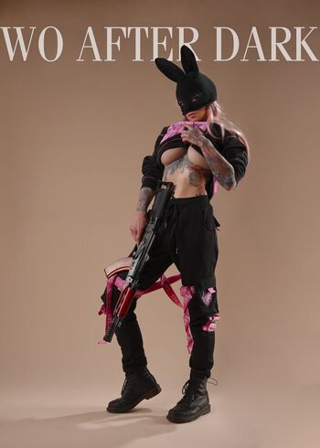 Girls with guns image