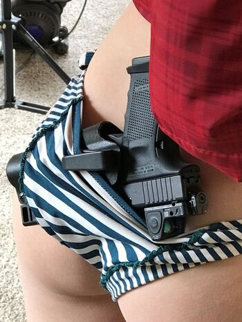 Girls with guns image