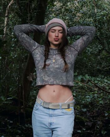 Girlwiththeaccent image