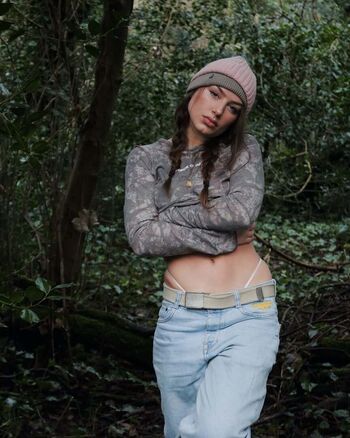 Girlwiththeaccent image