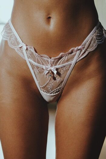 Gizele oliveira image