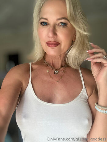 Gl1tter barbie image