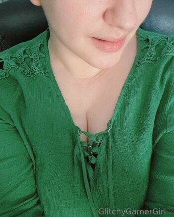 Glitchygamergirl image