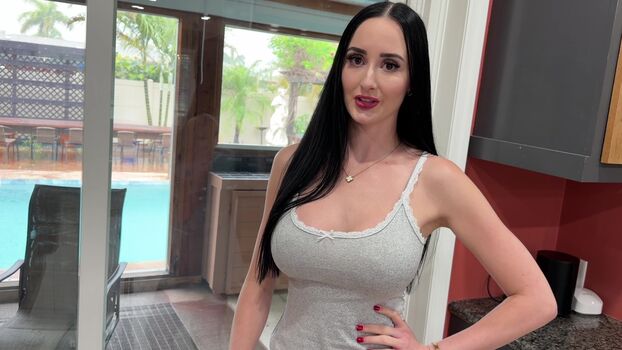 Goddess Violet Voss