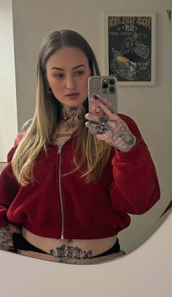 Goth queen image