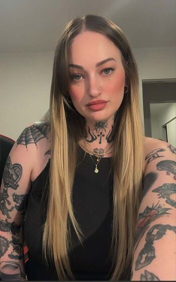 Goth queen image