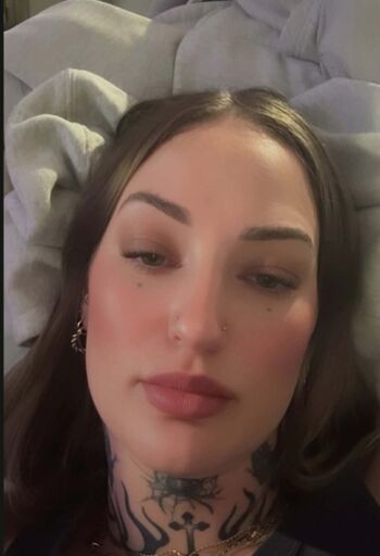 Goth queen image