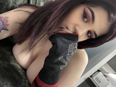 Gothicbunni image