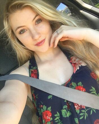 Grace carlson image