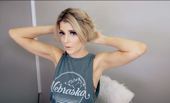 Grace helbig image