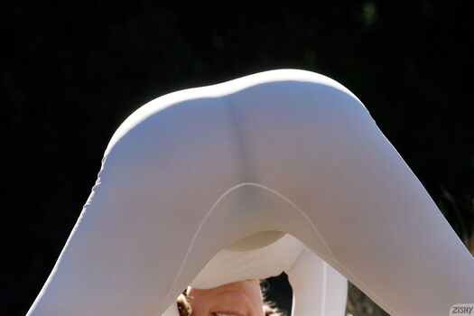 Greta yarbrough image