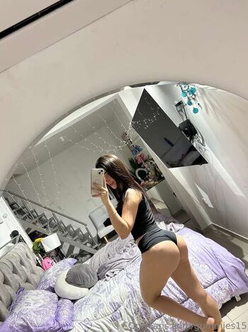 Gummies15 or saralia image