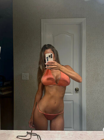 hadelinemope / Maddie Hope