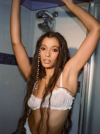 Haianny pereira carvalho image