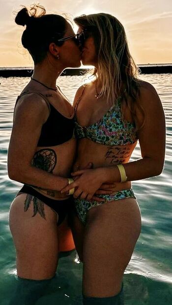 Haileeandkendra 1 image