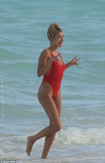 Hailey Bieber
