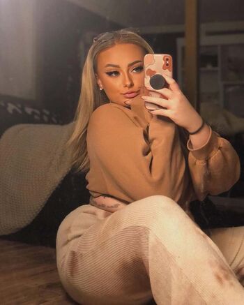 Hailey brown 1 image