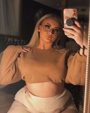 Hailey brown 1 image