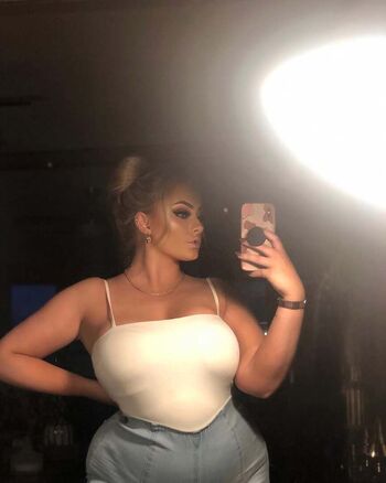 Hailey brown 1 image