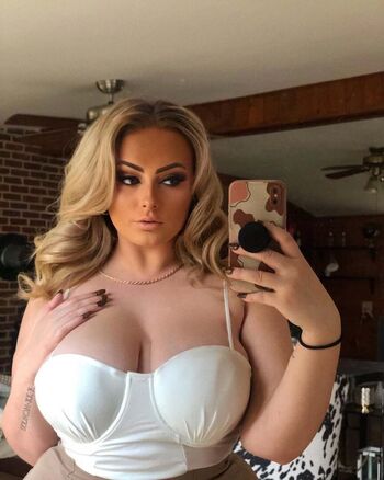 Hailey brown 1 image