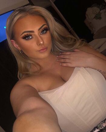 Hailey brown 1 image