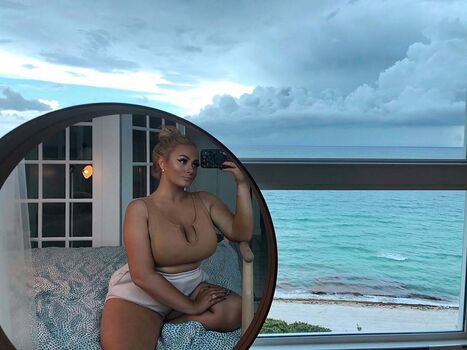 Hailey brown 1 image