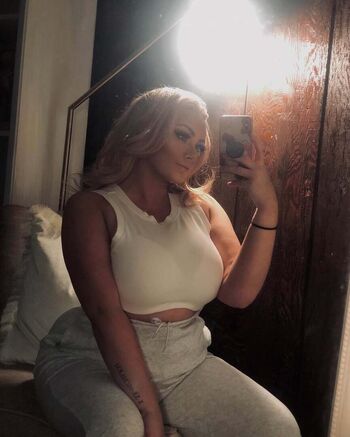 Hailey brown 1 image