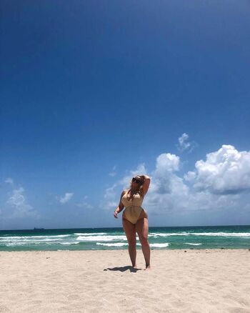 Hailey brown 1 image