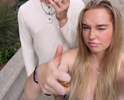 Hailey frizzell image