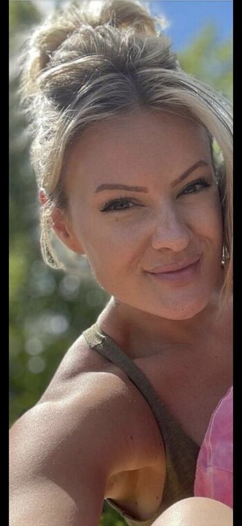 Hailey harris image