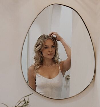 Hailey malles page 3 image