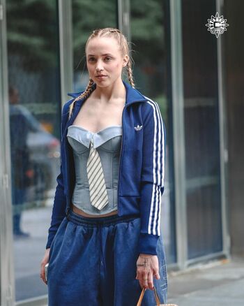 Hailey van lith image