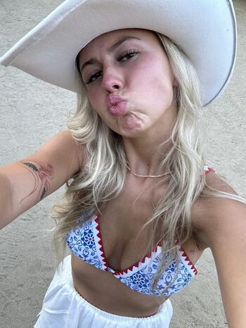 Hailey Welch (Hawk Tuhh Girl