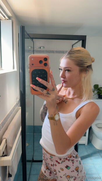 Haileylovessyou image