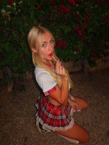 Haileyy cutlerr image