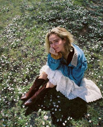 Haley lu richardson image