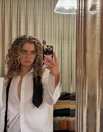 Haley lu richardson image