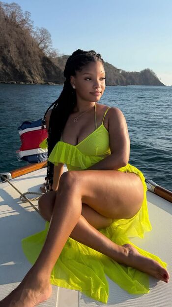Halle bailey image