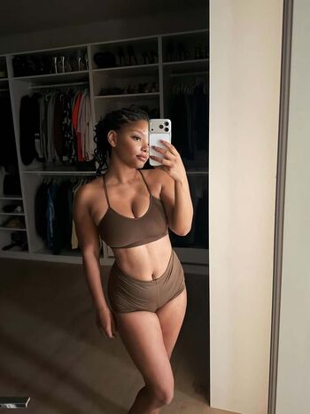 Halle bailey image