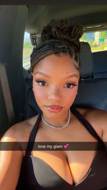 Halle bailey image
