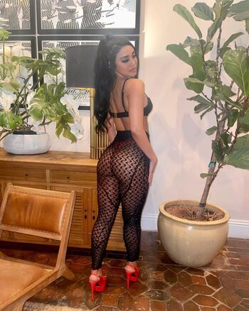 Hallie pellegrini image