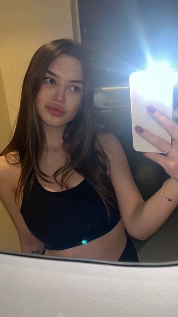 Hana ikodinovic image